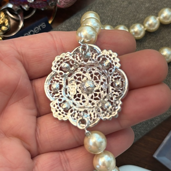 Camrose and Kross JBK Collection Faux Pearl Necklace +Box and COA - Picture 17 of 17